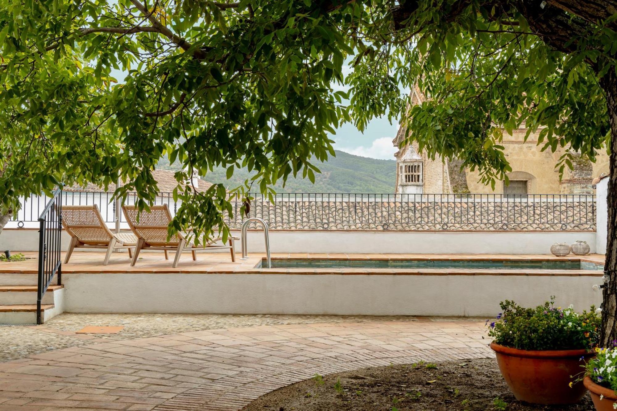 Apartamentos Turisticos El Patio Del Nogal Guadalupe  Esterno foto