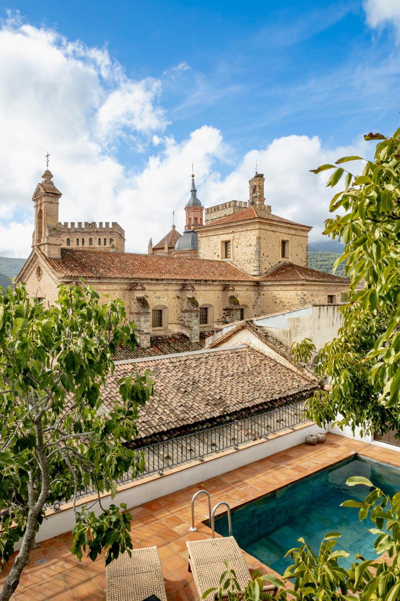 Apartamentos Turisticos El Patio Del Nogal Guadalupe  Esterno foto