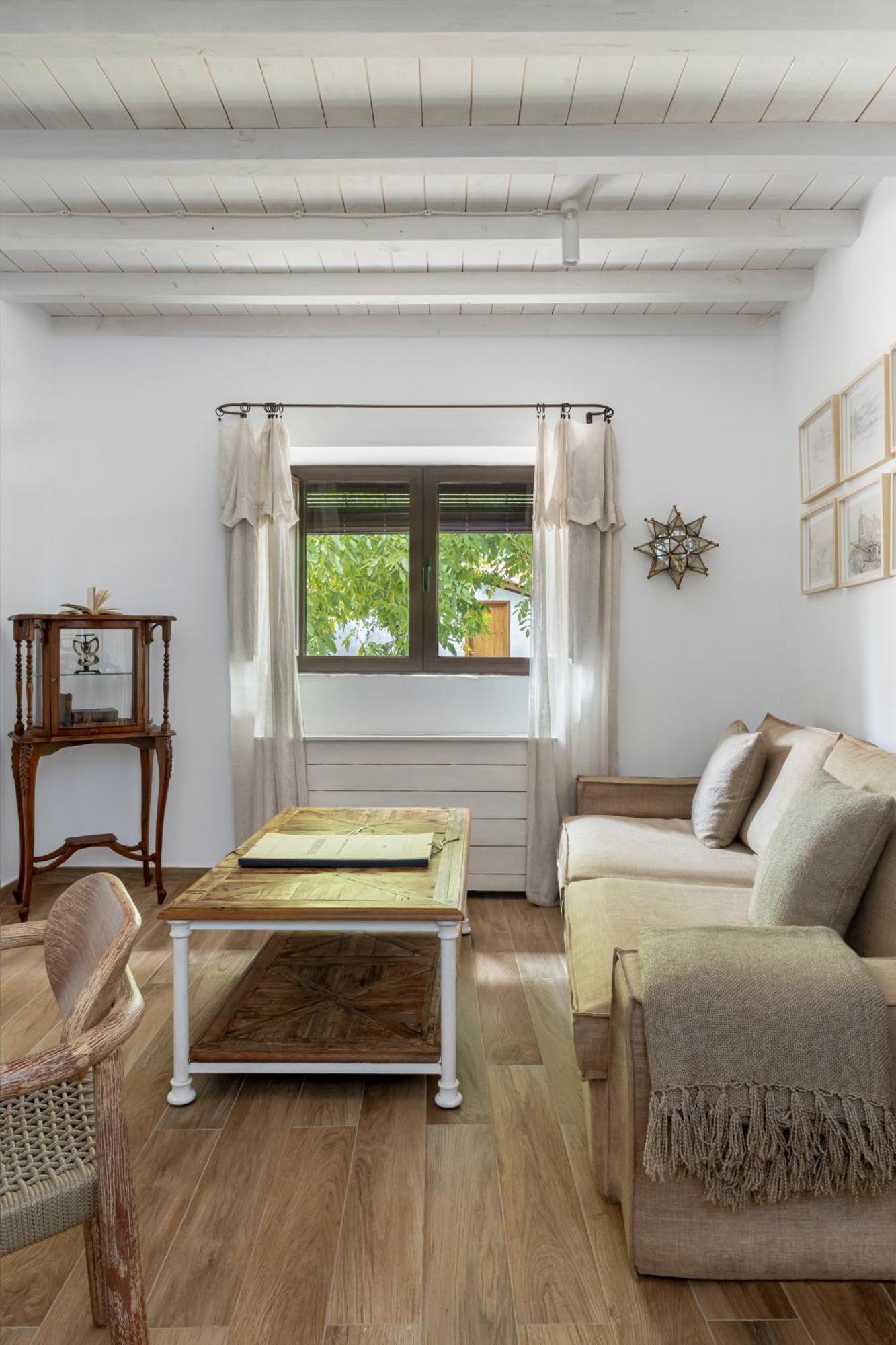 Apartamentos Turisticos El Patio Del Nogal Guadalupe  Esterno foto